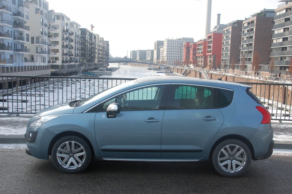 Test Peugeot 3008 Hybrid4 – Sparsamer Leisetreter mit Potenzial