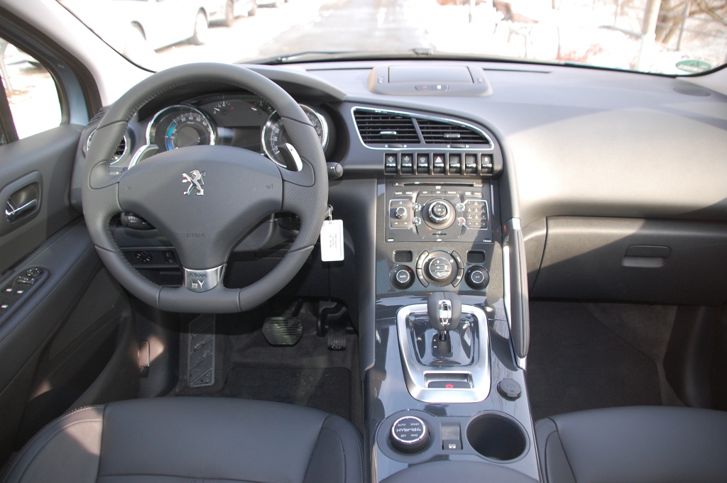 Test Peugeot 3008 Hybrid4 – Sparsamer Leisetreter mit Potenzial