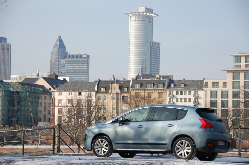 Test Peugeot 3008 Hybrid4 – Sparsamer Leisetreter mit Potenzial