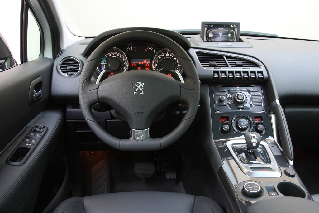 Test Peugeot 3008 Hybrid4 – Sparsamer Leisetreter mit Potenzial