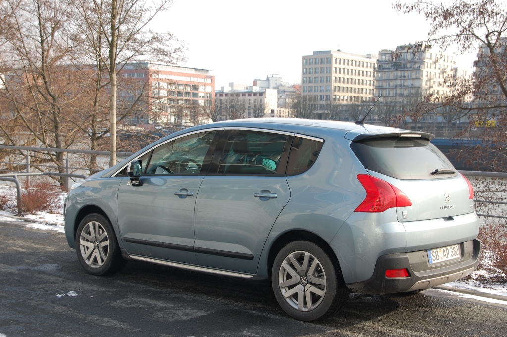 Test Peugeot 3008 Hybrid4 – Sparsamer Leisetreter mit Potenzial