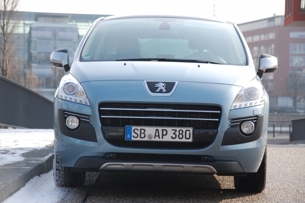 Test Peugeot 3008 Hybrid4 – Sparsamer Leisetreter mit Potenzial