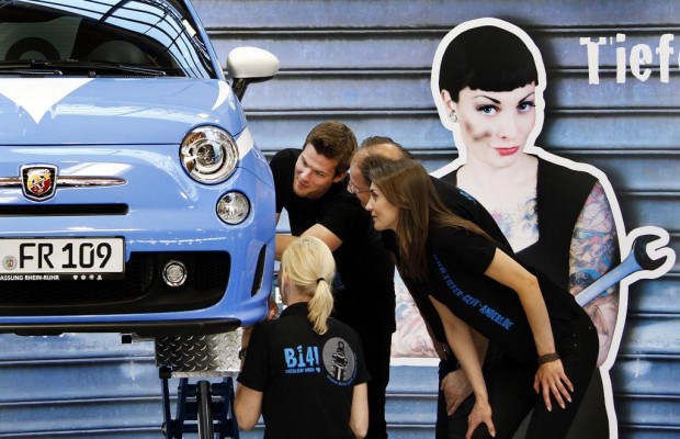 Tuning World Bodensee: Motoren, Mädels und Maschinen