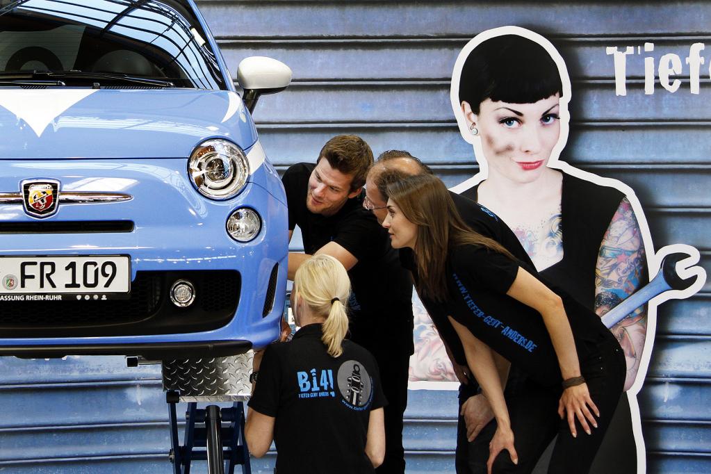 Tuning World Bodensee: Motoren, Mädels und Maschinen
