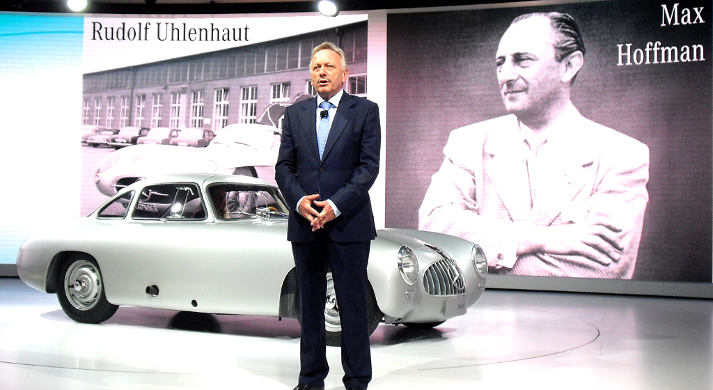 Verkaufschef Joachim Schmidt erinnert in Detroit an Männer wie Versuchsleiter Rudolf Uhlenhaut und US-Importeur Max Hoffmann, die auf ihre Weise zum Erfolg der Mercedes-Ikone SL beigetragen haben. 