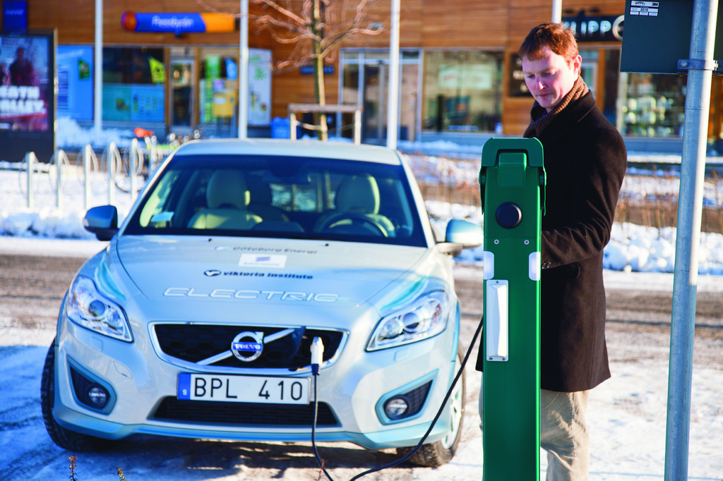 Volvo hilft bei Entwicklung eines einfachen Ladesystems für Elektrofahrzeuge