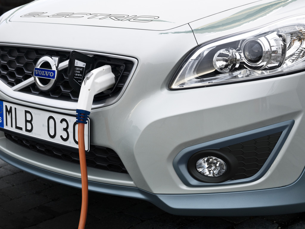Volvo hilft bei Entwicklung eines einfachen Ladesystems für Elektrofahrzeuge