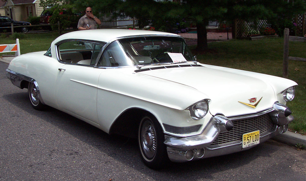 Zweiter Oldtimer der Sammlung: ein Cadillac Eldorado von 1957.