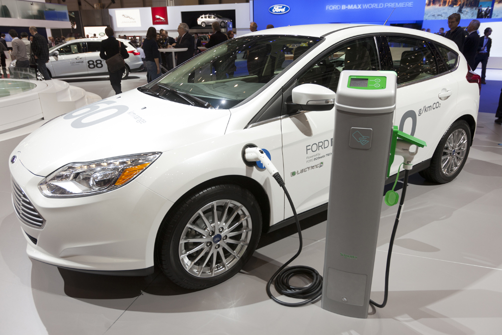 ... der Elektro-Focus (zusammen mit der 1,0-Liter-Version) und ...