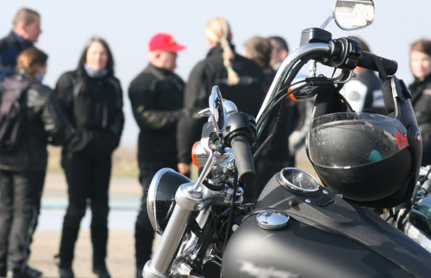 Anteil weiblicher Motorradfahrer bei 14 Prozent