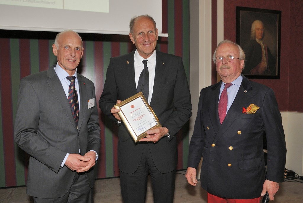 AvD ehrt Stuck und Todt