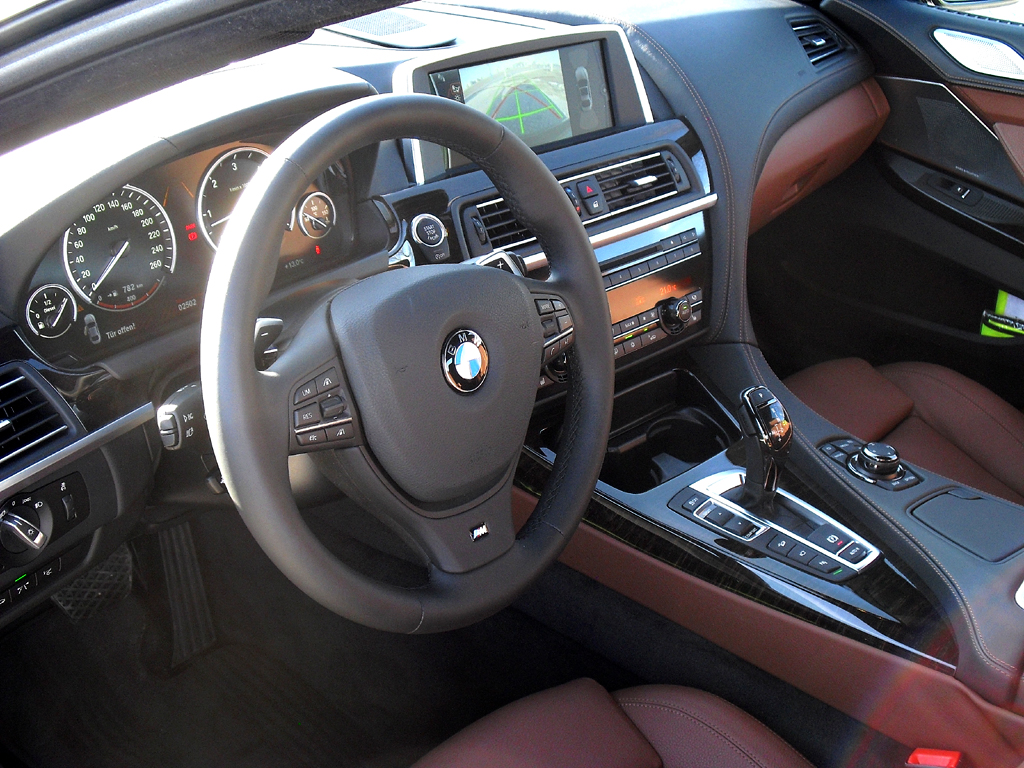 BMW 640d xDrive: Blick ins sportlich-funktionelle Cockpit. 