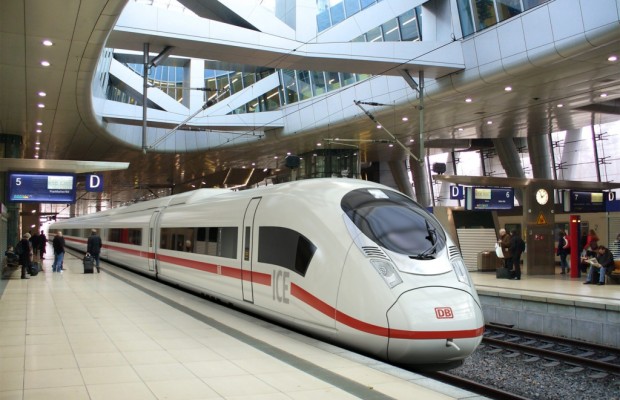 Bahn verliert Fernstrecken-Monopol