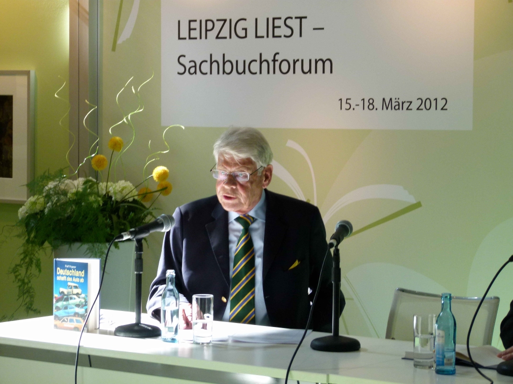 Buchmesse Leipzig: „Deutschland schafft das Auto ab“ – Dr. Wegener im auto.de-Gespräch 