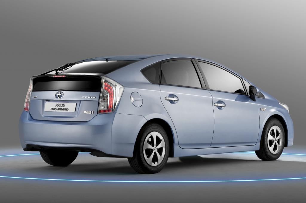 Dabei emittiert der Hybrid 49 Gramm CO2 je Kilometer