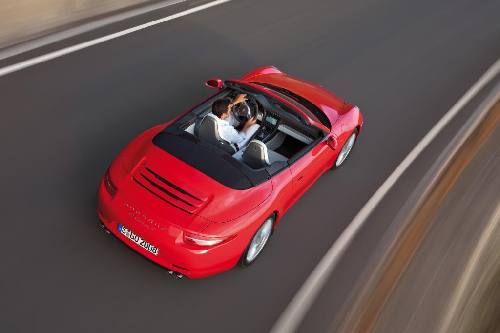 Das Cabrio kostet mindestens 100.532 Euro, ein Frischluftzuschlag von 12.000 Euro gegenüber dem Coupé