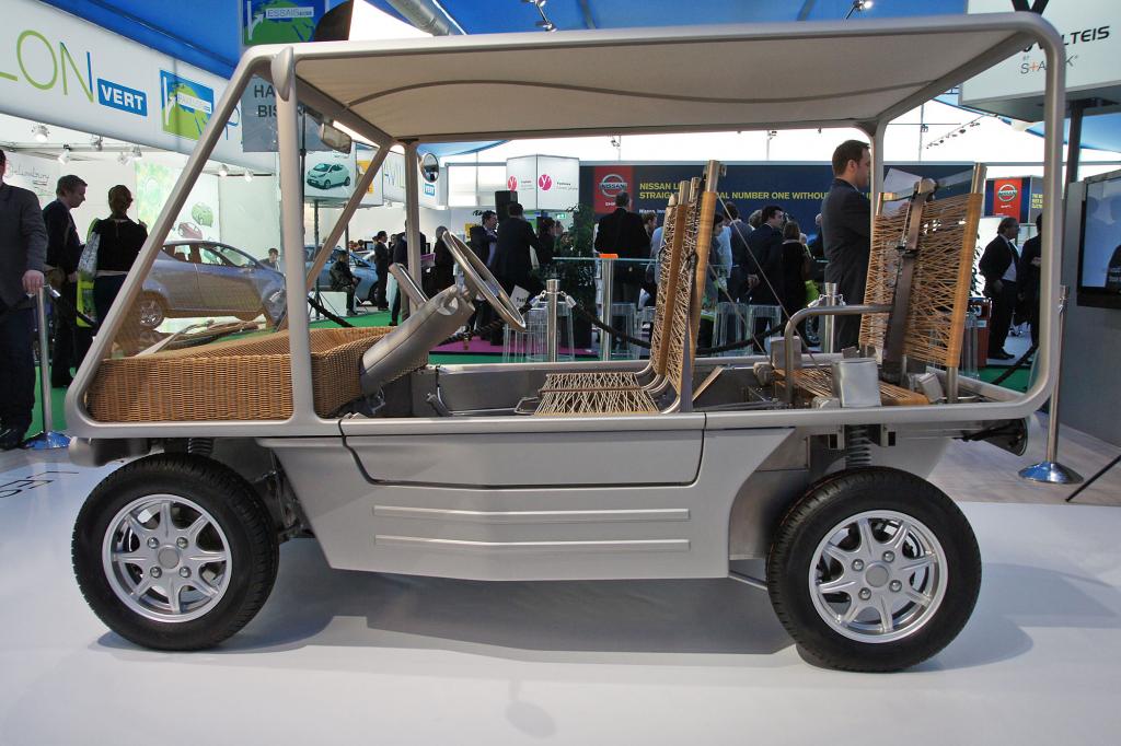 Das Leichtbau-Buggy ist mit Flechtwerk ausgekleidet 