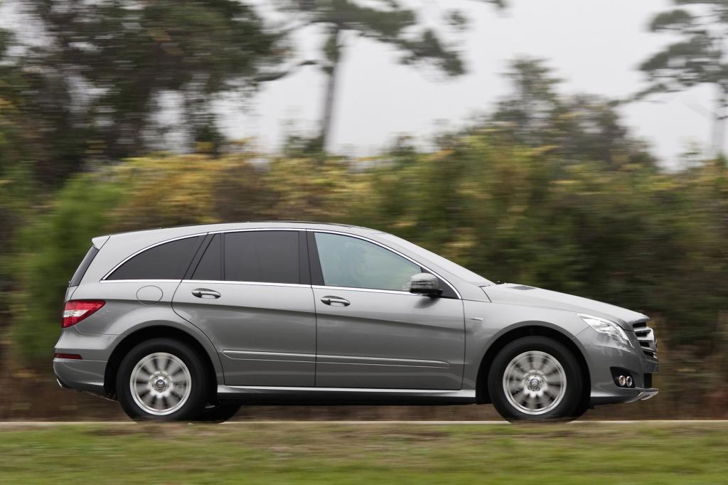 Der große Mercedes mit der Mischung aus Van, Reiselimousine und SUV hat seine Vorzüge.