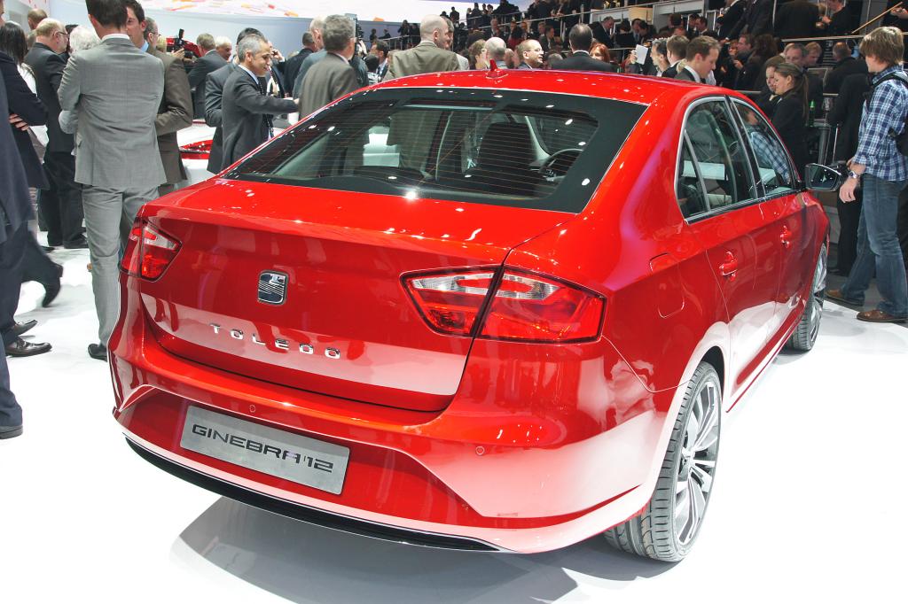 Der rund 4,30 Meter lange Wagen basiert auf dem Skoda-Modell Rapid