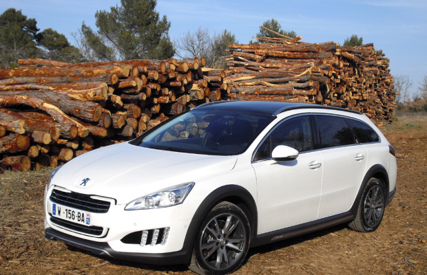 Doppelte Löwenkraft: Peugeot legt mit 508 RXH bei Dieselhybriden nach