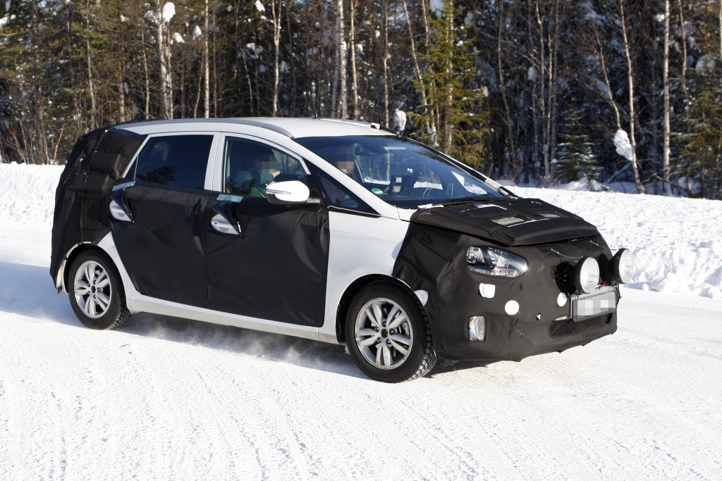 Erwischt: Erlkönig Kia Rondo – Minivan mit Kompaktanspruch
