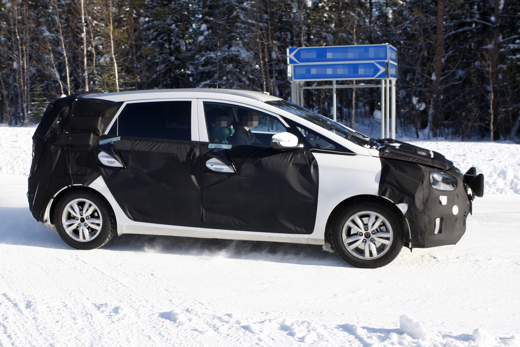 Erwischt: Erlkönig Kia Rondo – Minivan mit Kompaktanspruch
