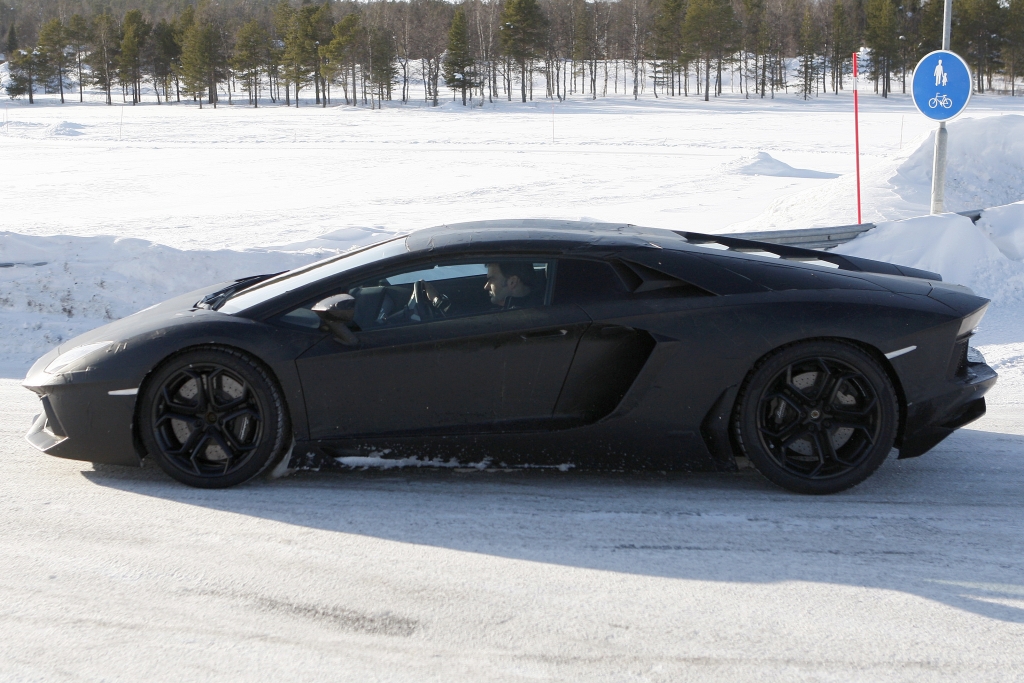 Erwischt: Erlkönig Lamborghini Aventador Roadster