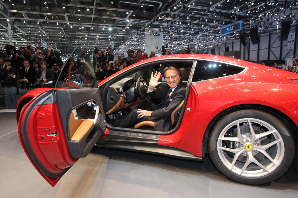 Ferrari F12 Berlinetta - Stärker, schneller, leichter