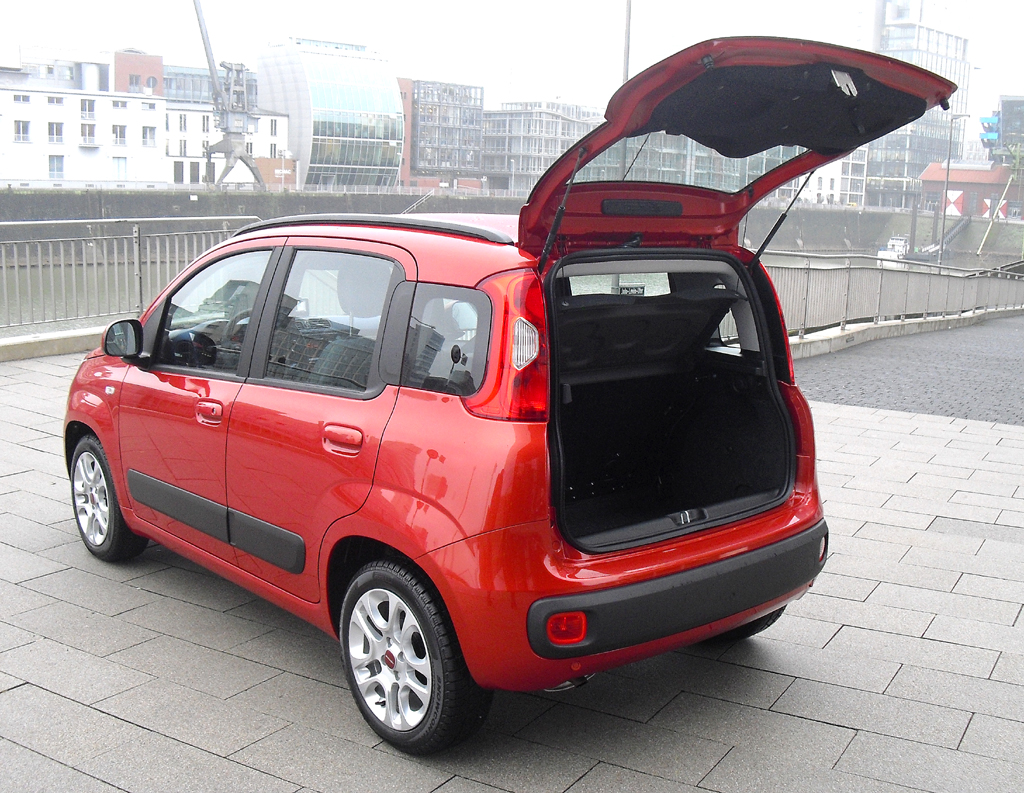 Fiat Panda: Ins Gepäckabteil passen nun 225 bis 870 Liter hinein. 