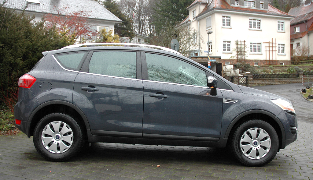 Ford Kuga: Und so sieht das Kompakt-SUV-Modell der Kölner von der Seite aus.