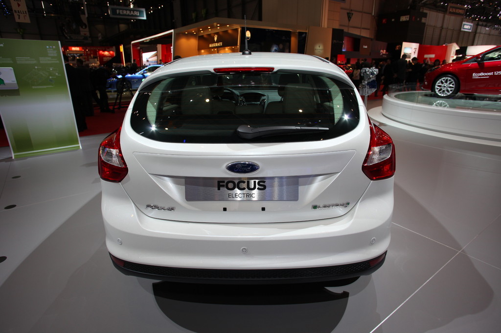 Genf 2012: Besucher können Ford Focus Electric fahren