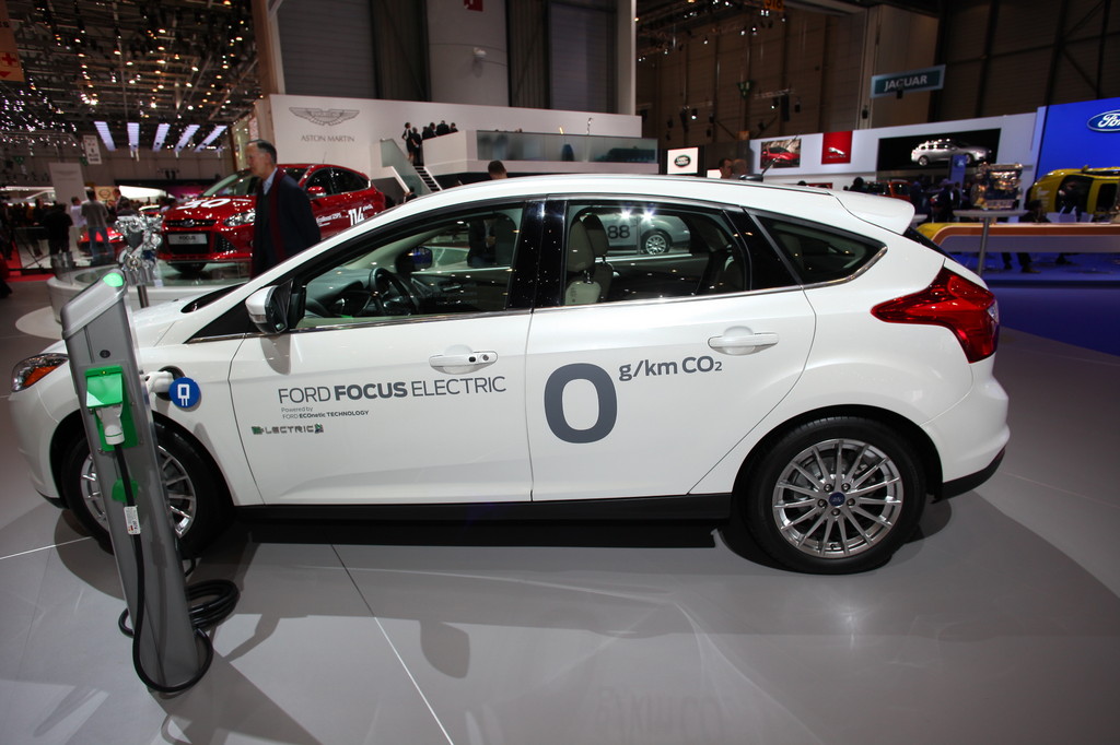 Genf 2012: Besucher können Ford Focus Electric fahren