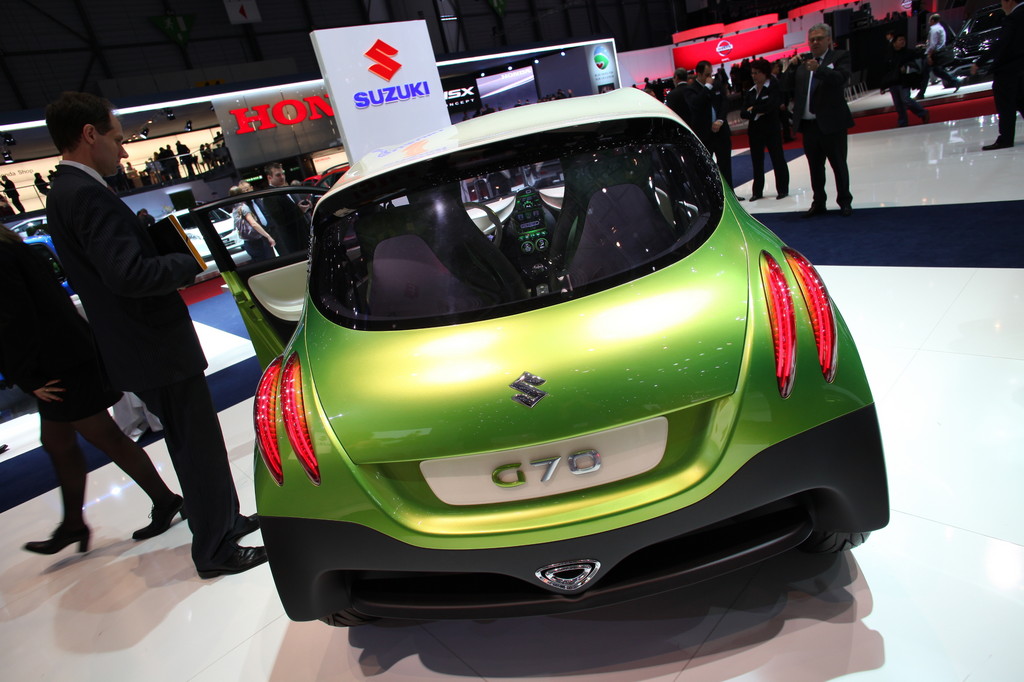 Genf 2012: Grasgrüner Suzuki G70 zeigt auch Freunde an