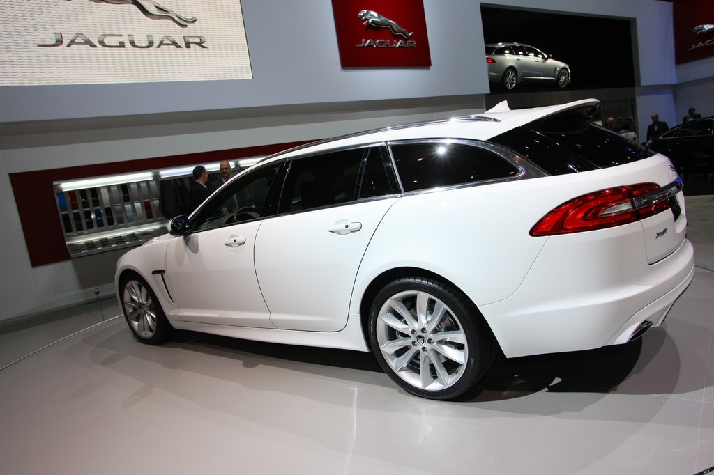 Genf 2012: Jaguar enthüllt XF Sportbrake