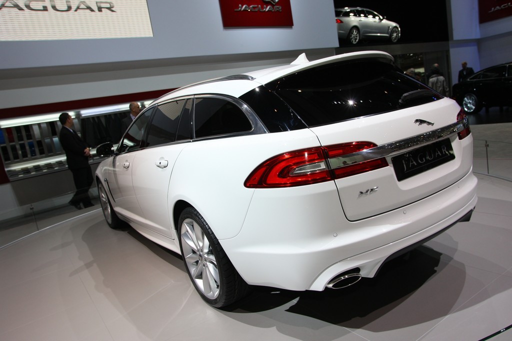 Genf 2012: Jaguar enthüllt XF Sportbrake