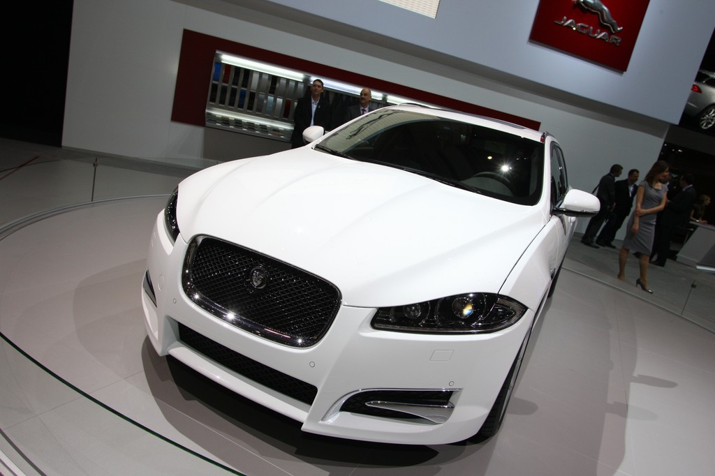 Genf 2012: Jaguar enthüllt XF Sportbrake