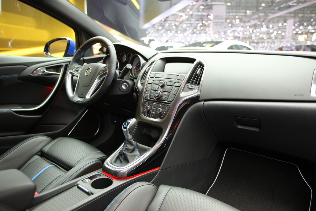 Genf 2012: Opel zeigt den stärksten Astra