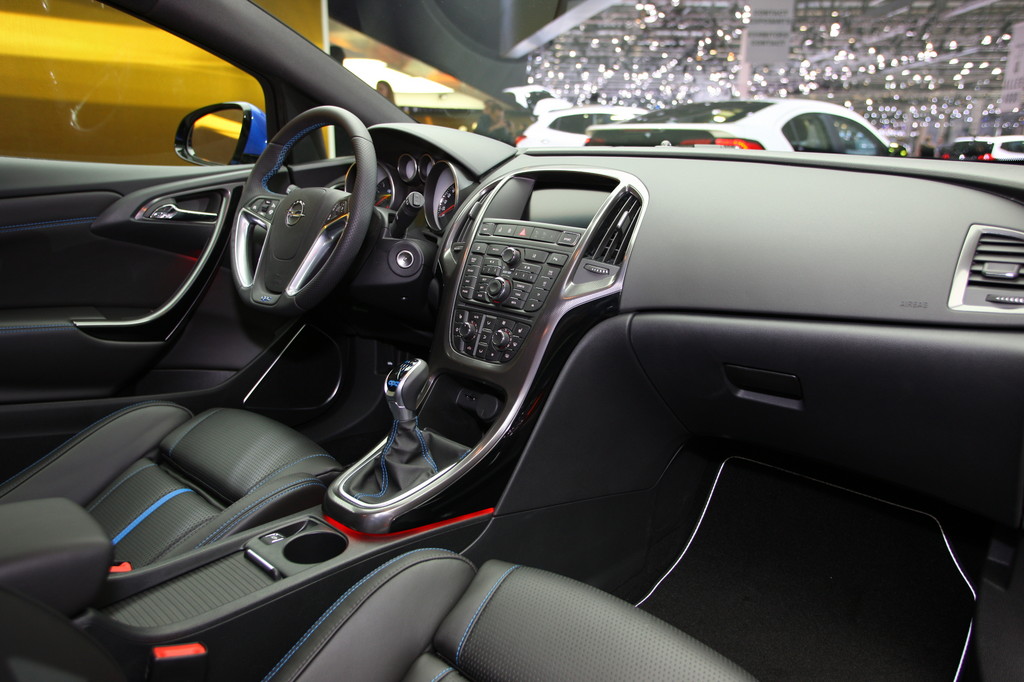 Genf 2012: Opel zeigt den stärksten Astra