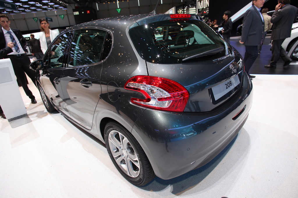 Genf 2012: Peugeot präsentiert den 208