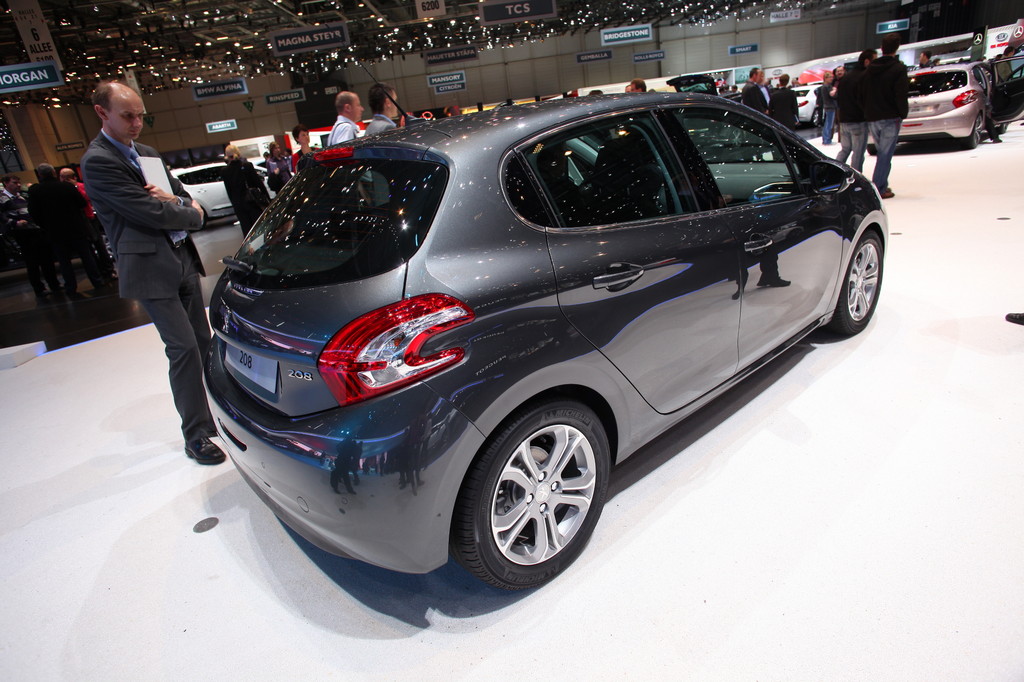 Genf 2012: Peugeot präsentiert den 208