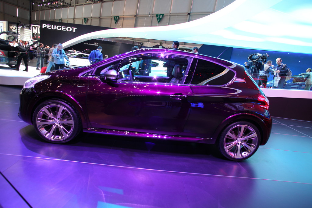 Genf 2012: Peugeot präsentiert den 208