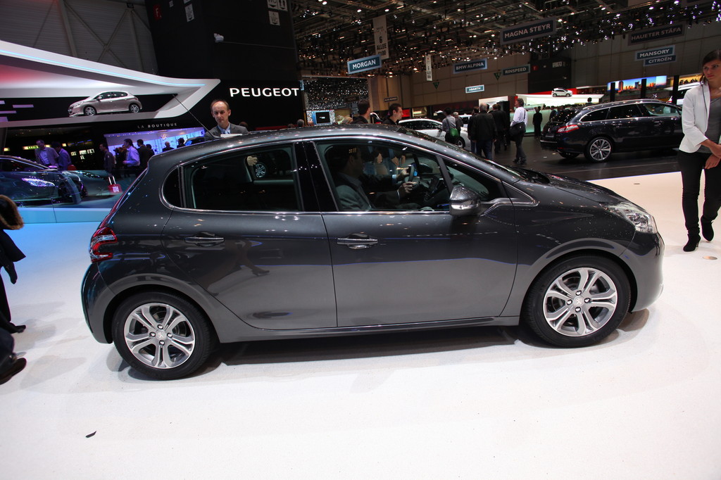 Genf 2012: Peugeot präsentiert den 208
