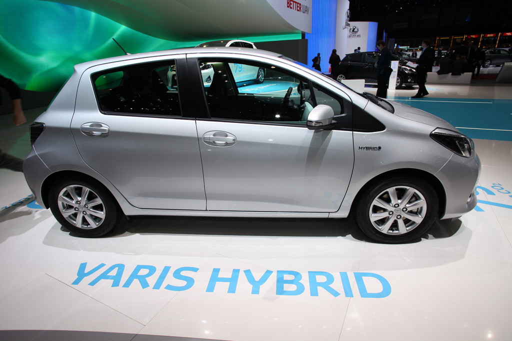 Genf 2012: Toyota Yaris Hybrid ab 16 950 Euro erhältlich