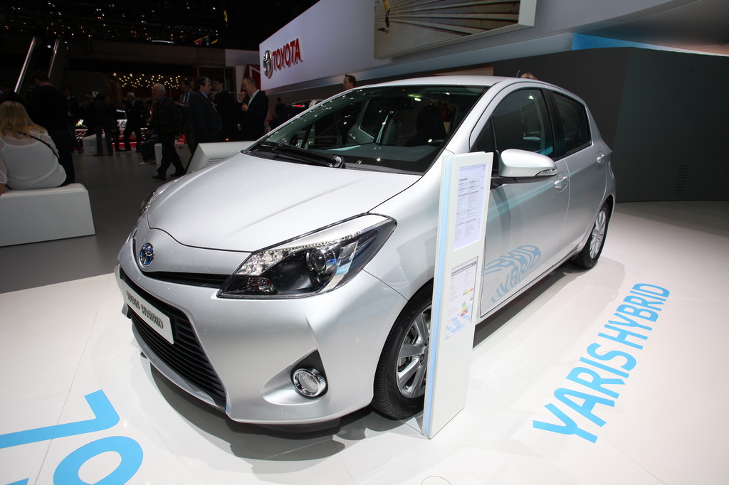 Genf 2012: Toyota Yaris Hybrid ab 16 950 Euro erhältlich