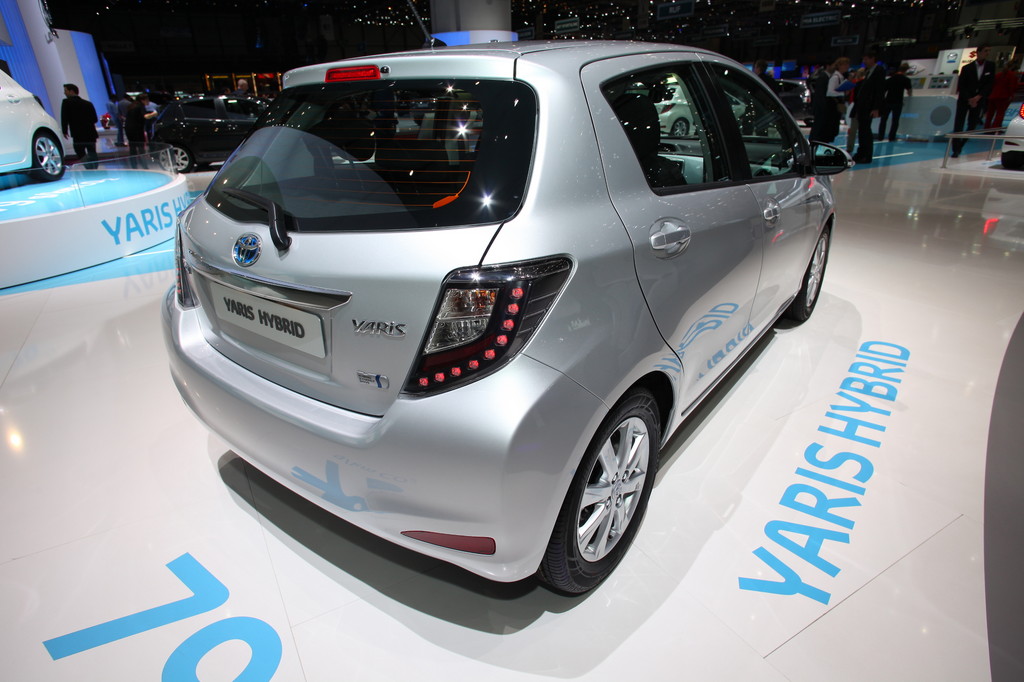 Genf 2012: Toyota Yaris Hybrid ab 16 950 Euro erhältlich