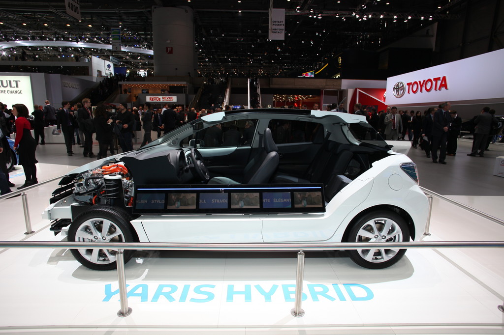 Genf 2012: Toyota Yaris Hybrid ab 16 950 Euro erhältlich