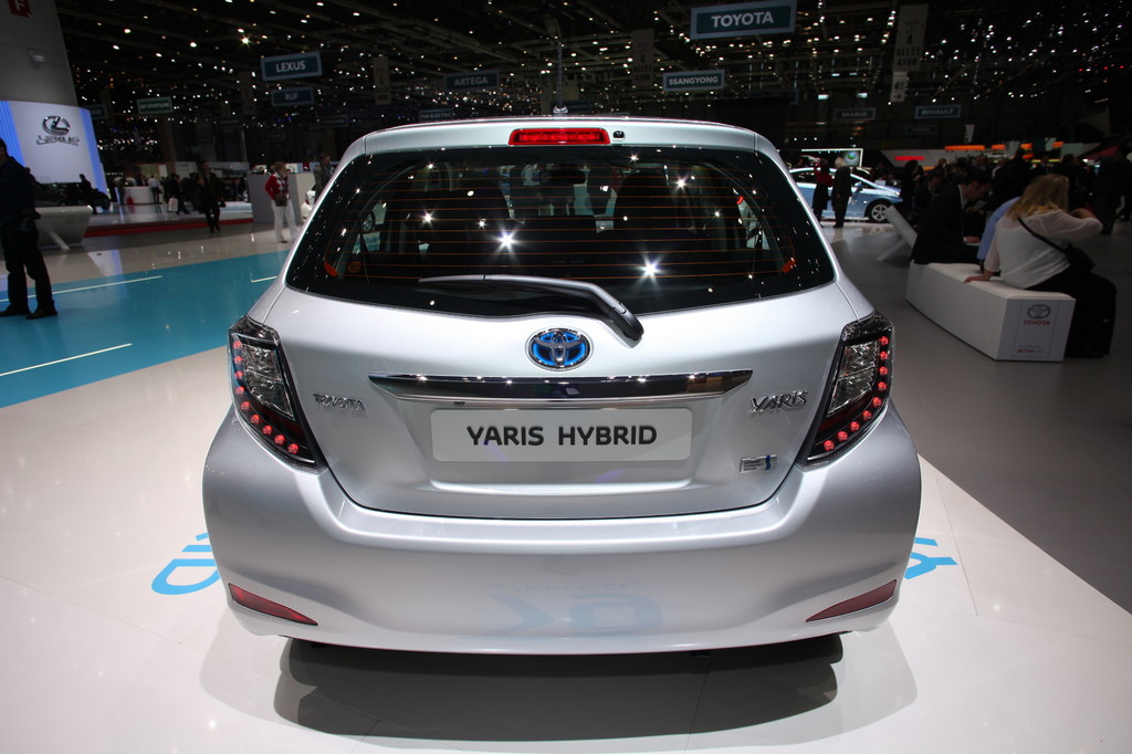 Genf 2012: Toyota Yaris Hybrid ab 16 950 Euro erhältlich