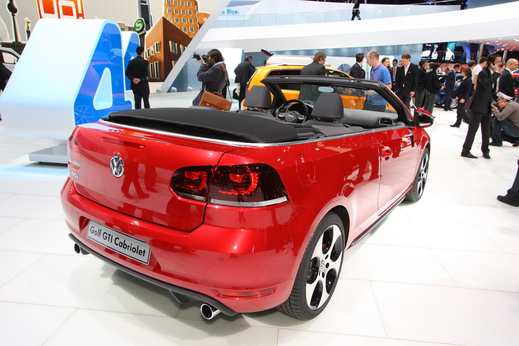 Genf 2012: Volkswagen präsentiert Golf GTI Cabriolet