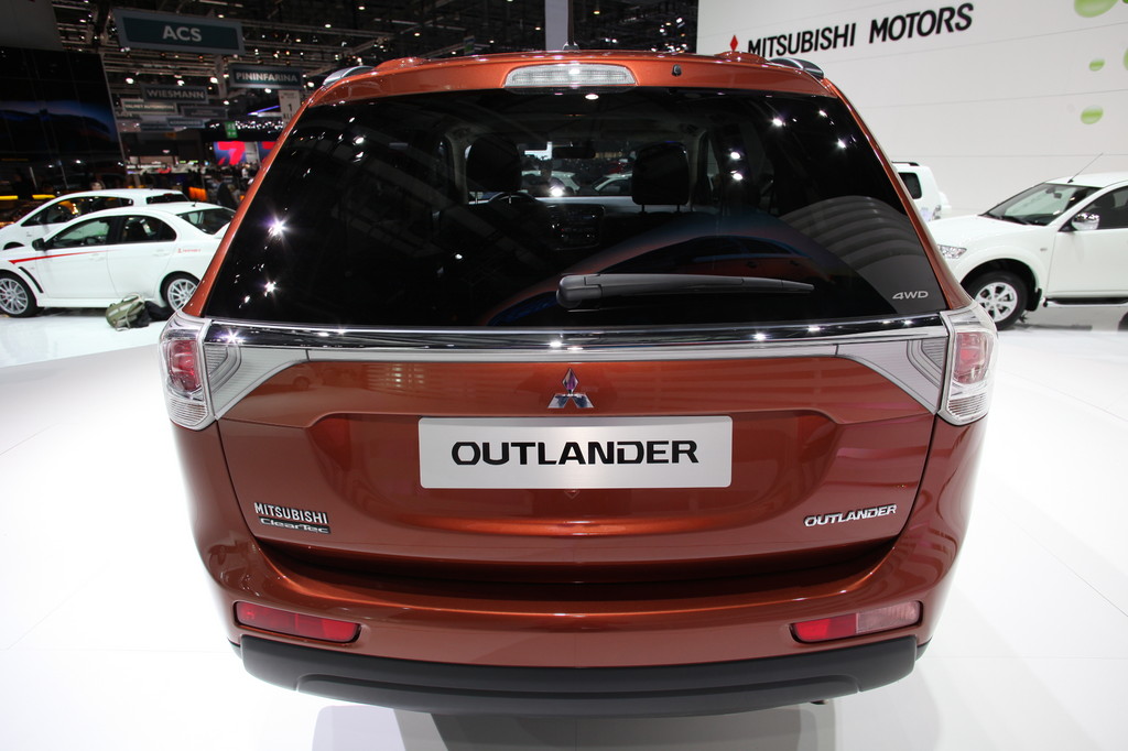 Genf 2012: Weltpremiere für den Mitsubishi Outlander
