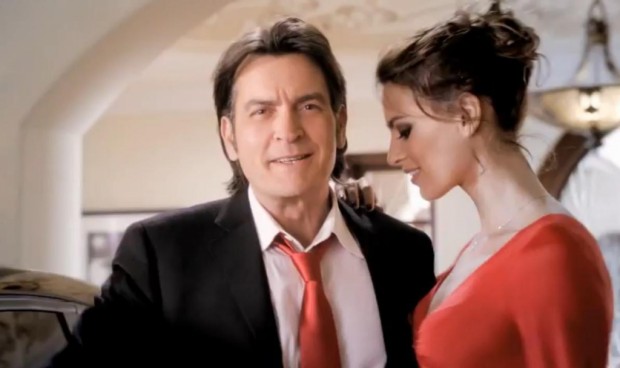 Hausarrest-Werbespot mit Charlie Sheen Quelle: Youtube